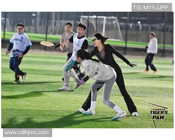 赛后分析:深圳飞盘队与武汉飞盘队的竞技状态与表现对比 赛后分析:深圳飞盘队与武汉飞盘队的竞技状态与表现对比