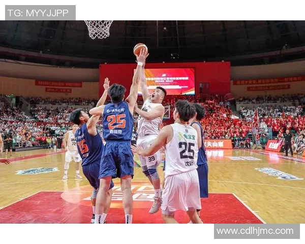 广州篮球队的团队协作揭秘:如何在赛场上实现完美配合与默契合作 广州篮球队的团队协作揭秘:如何在赛场上实现完美配合与默契合作