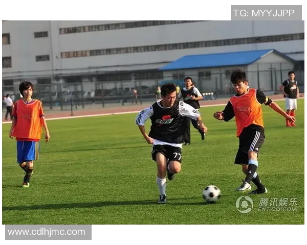 足球明星动漫风采集锦展现球场魅力与青春活力的完美结合 足球明星动漫风采集锦展现球场魅力与青春活力的完美结合